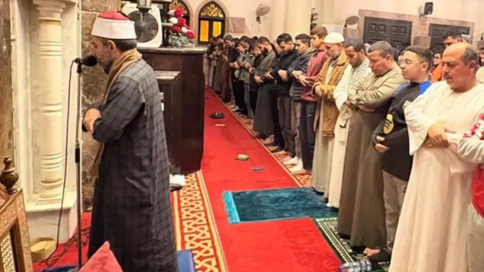 صلاة الجمعة وحكم تركها بسبب النوم