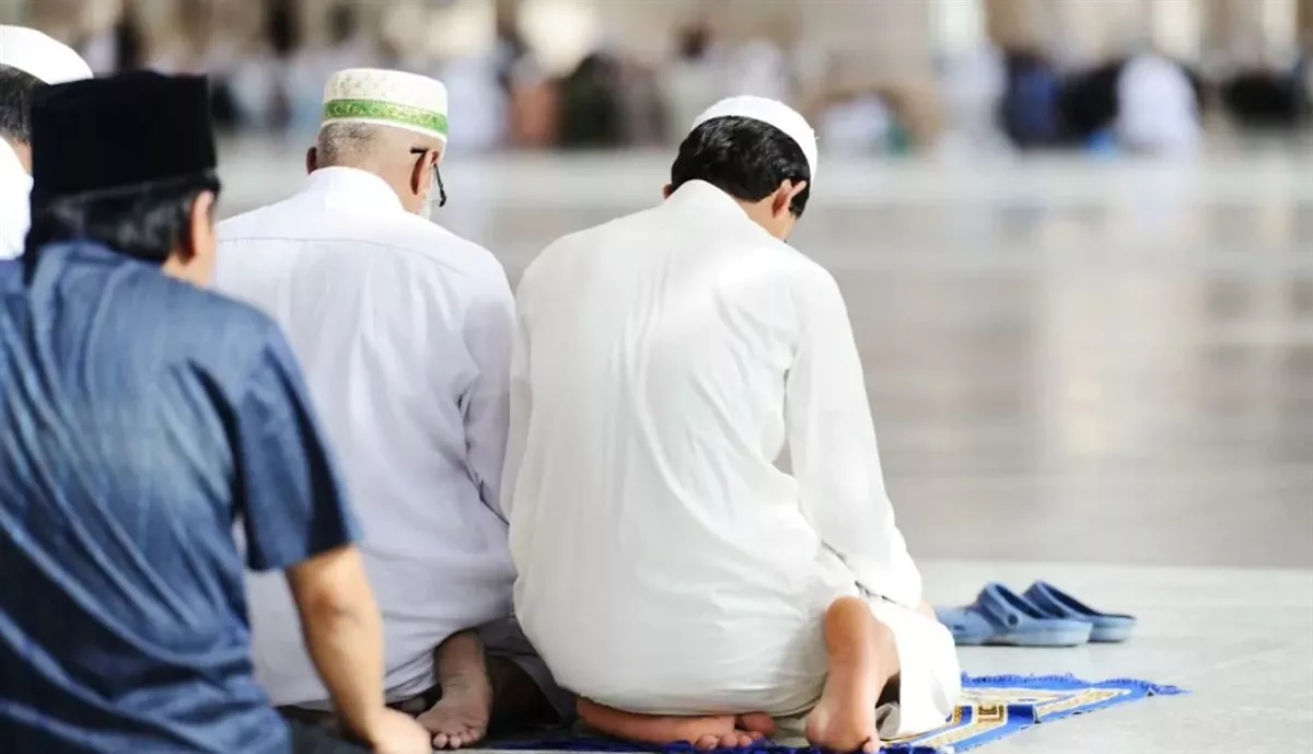 22 فرقا بين صلاةِ الجمعةِ وصلاةِ الظهرِ