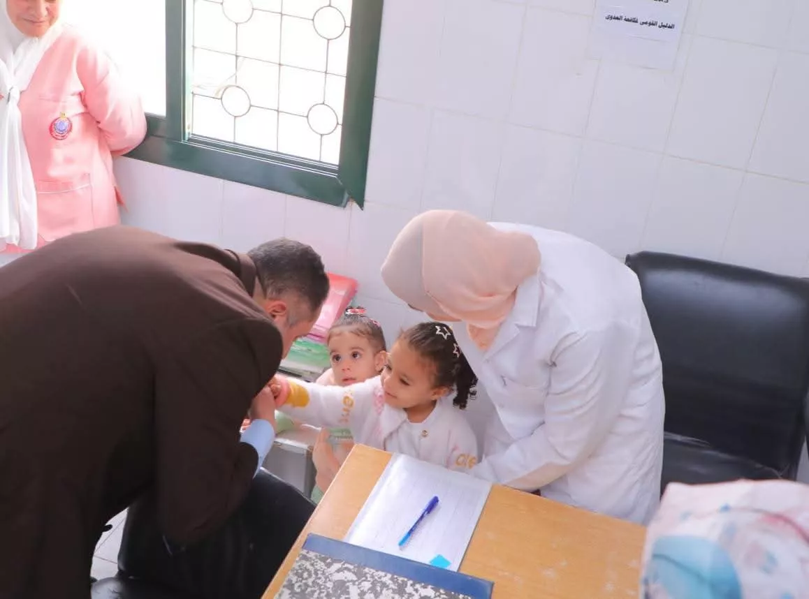 محافظ دمياط يتفقد وحدة طب الأسرة بقرية العطوي