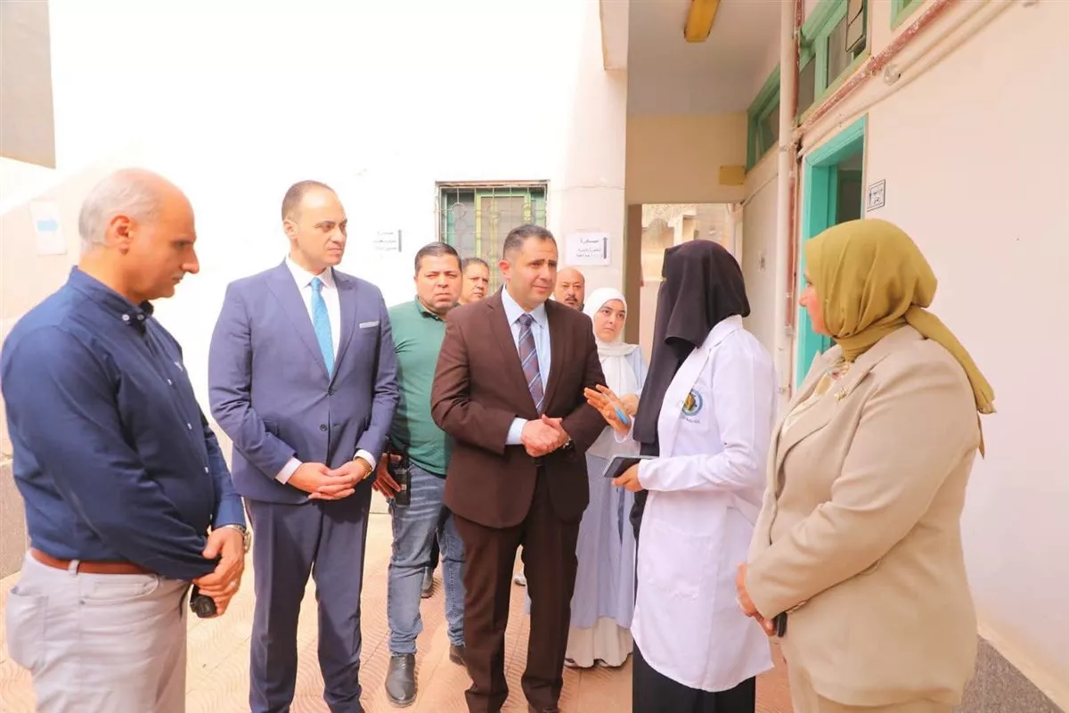 محافظ دمياط يتفقد وحدة طب الأسرة بقرية العطوي