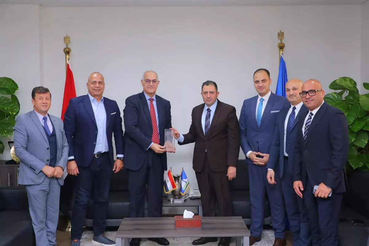محافظ دمياط يبحث الاستعدادات النهائية لافتتاح المرحلة الأولى لنادي سيتي كلوب بالمحافظة