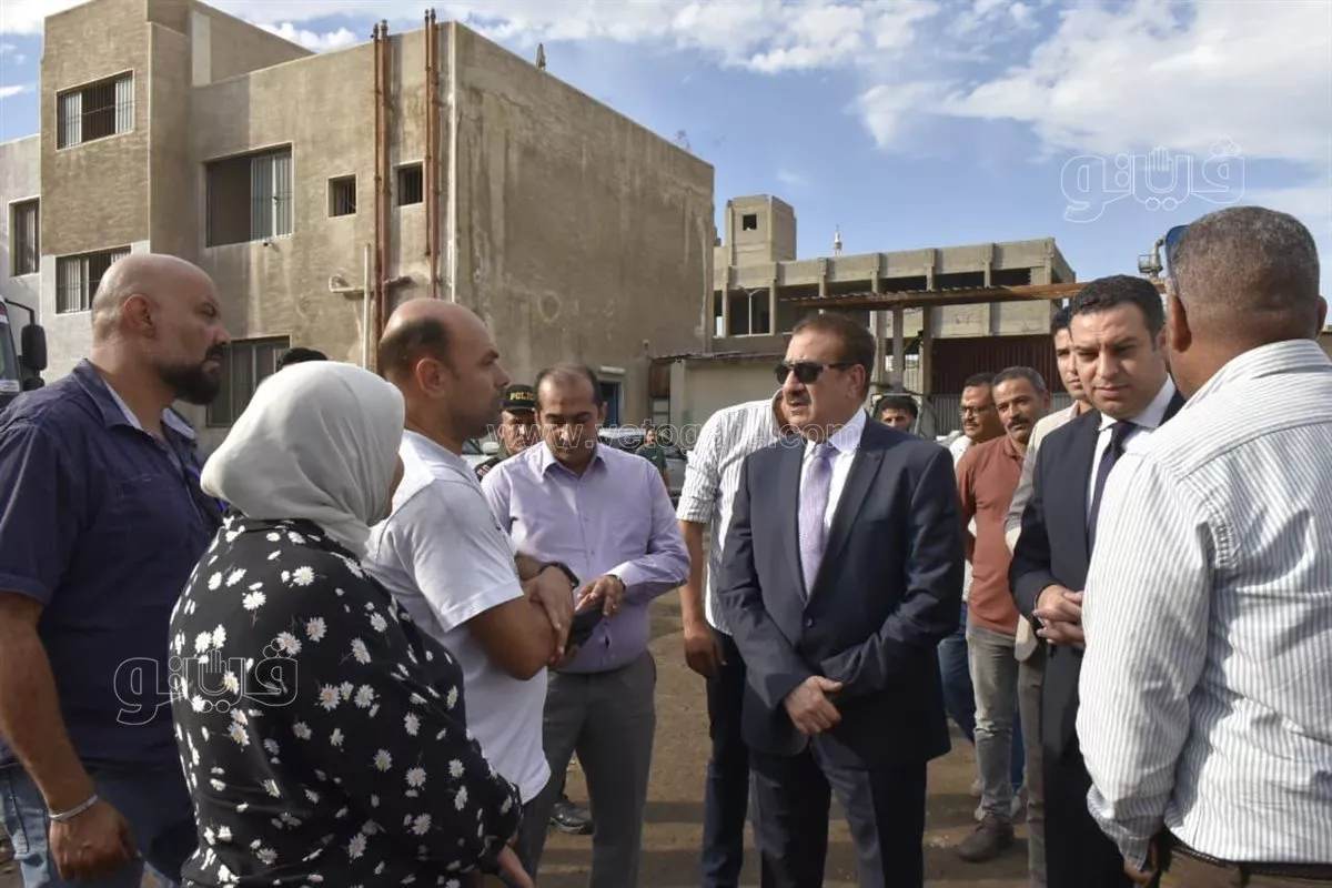 محافظ بورسعيد يتابع صيانة 34 سيارة ومعدة