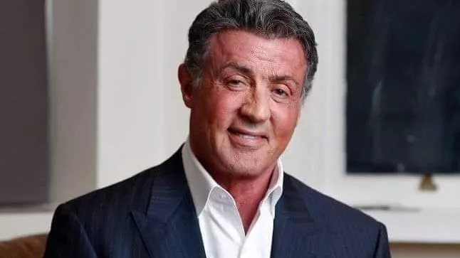 سيلفستر ستالون يراهن على الذكاء الاصطناعي لإعادة رامبو شابا ويحذر الممثلين من التكنولوجيا