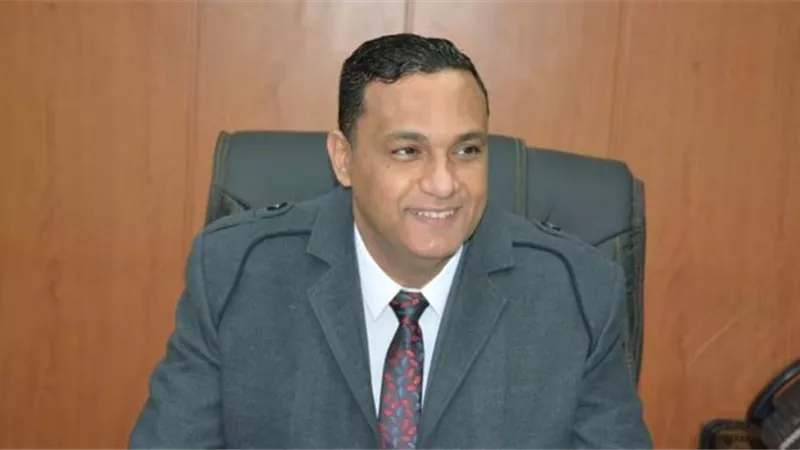 الدكتور أيمن مختار