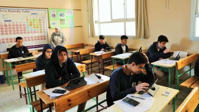 بعد إعلان زيادة أجور المعلمين، هل تنتهي ظاهرة الدروس الخصوصية؟!