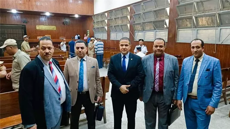 محامو الغربية يواصلون الإضراب أمام جنايات طنطا اعتراضًا على زيادة الرسوم القضائية 