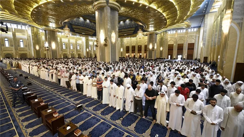 هل يجوز تكرار صلاة الجمعة في نفس المسجد؟ الإفتاء تكشف الشروط