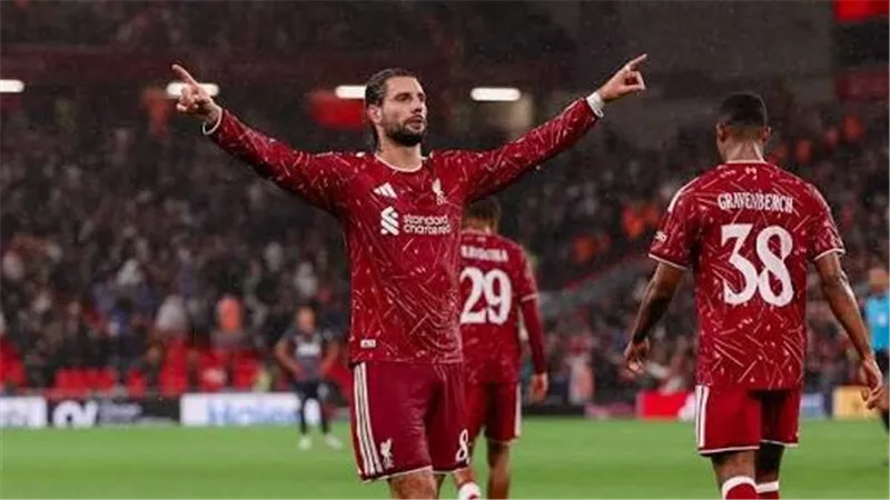 ليفربول يفوز 4-3 على فياريال في مباراة مثيرة بدوري أبطال أوروبا  