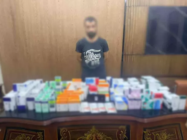 كواليس سقوط مروج للمخدرات عبر مواقع التواصل وبحوزته أقراص وأمبولات في قبضة شرطة قليوب