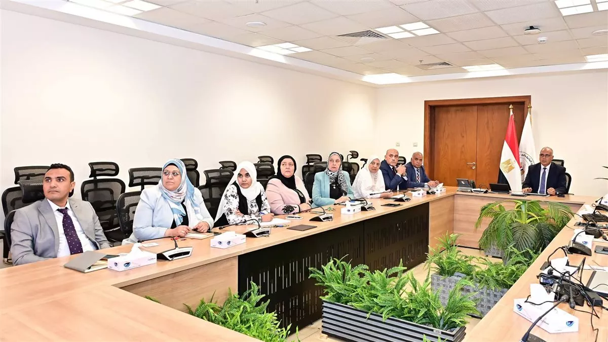 وزير الري يوجه بالتوسع في التوأمة الرقمية للترع لتحسين توزيع المياه