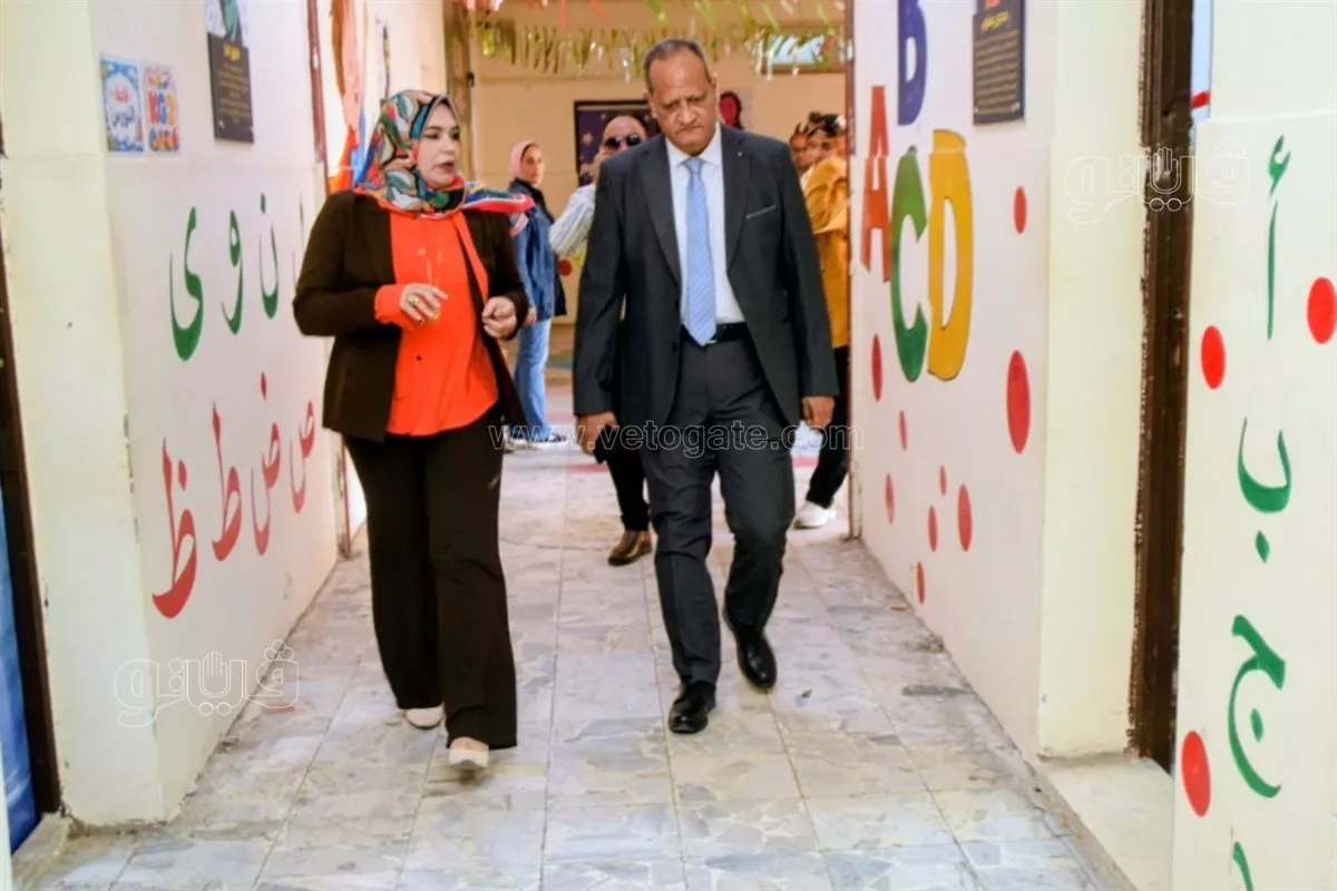 تعليم بورسعيد يوجه بالتحقيق في السلبيات بمدرسة بورسعيد الرسمية للغات
