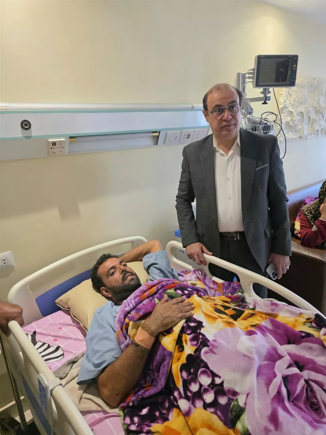 كسور مفتتة وجراحة مرتقبة، تطورات الحالة الصحية للسائق أحمد عوض بعد عودته من السودان