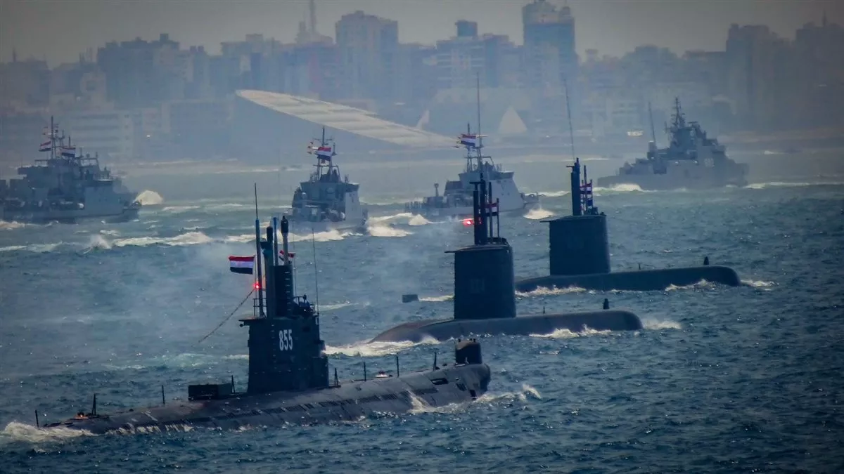 قائد القوات البحرية: نقوم بإنتاج وتطوير العديد من القطع لمواكبة التقدم التكنولوجي العالمي