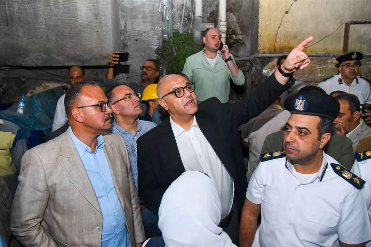 تشكيل لجنة هندسية لمعاينة عقار الإسكندرية المنهار وإخلاء عقارين مجاورين وتأمين إقامة بديلة لـ 8 أسر