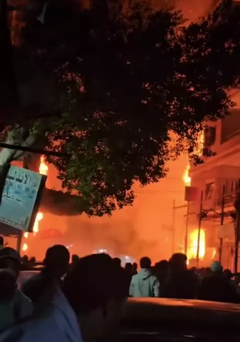 حريق محل حواوشي وعقارين ومحل ملابس بحدائق القبة