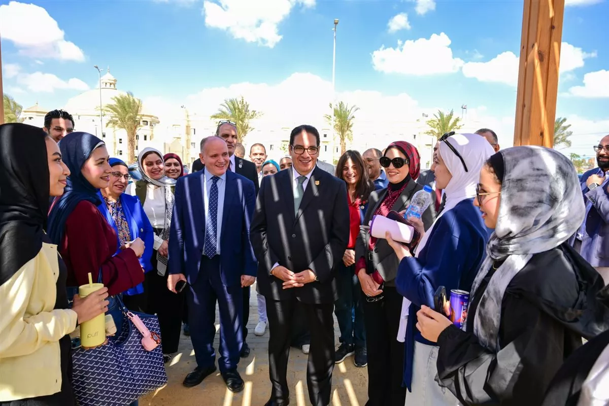جوائز مالية لأفضل المشروعات الابتكارية، تحرك جديد لدعم إبداعات طلاب جامعة القاهرة الأهلية (صور)