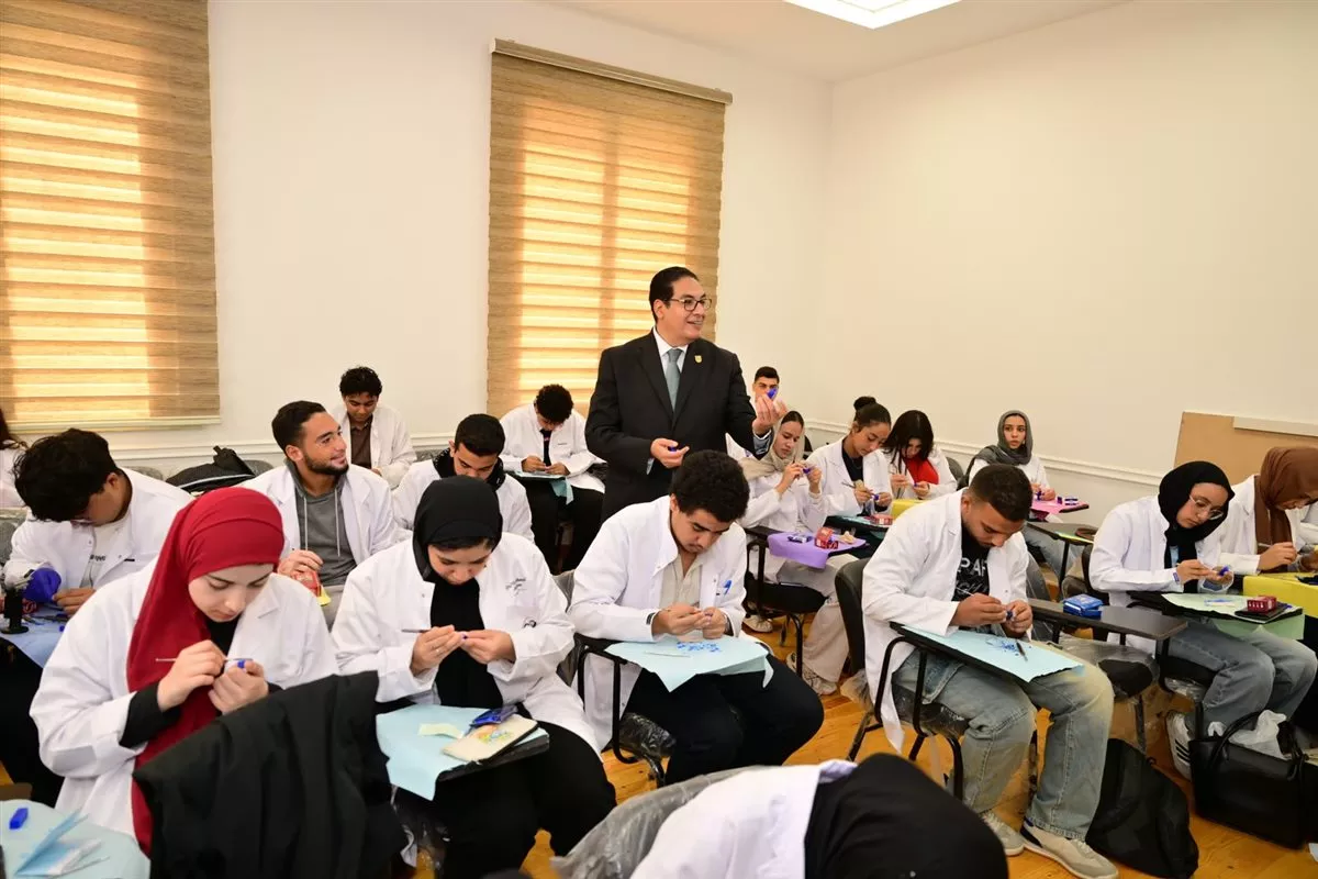 جوائز مالية لأفضل المشروعات الابتكارية، تحرك جديد لدعم إبداعات طلاب جامعة القاهرة الأهلية (صور)