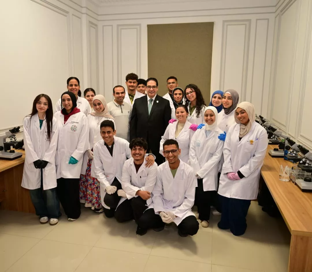 جوائز مالية لأفضل المشروعات الابتكارية، تحرك جديد لدعم إبداعات طلاب جامعة القاهرة الأهلية (صور)