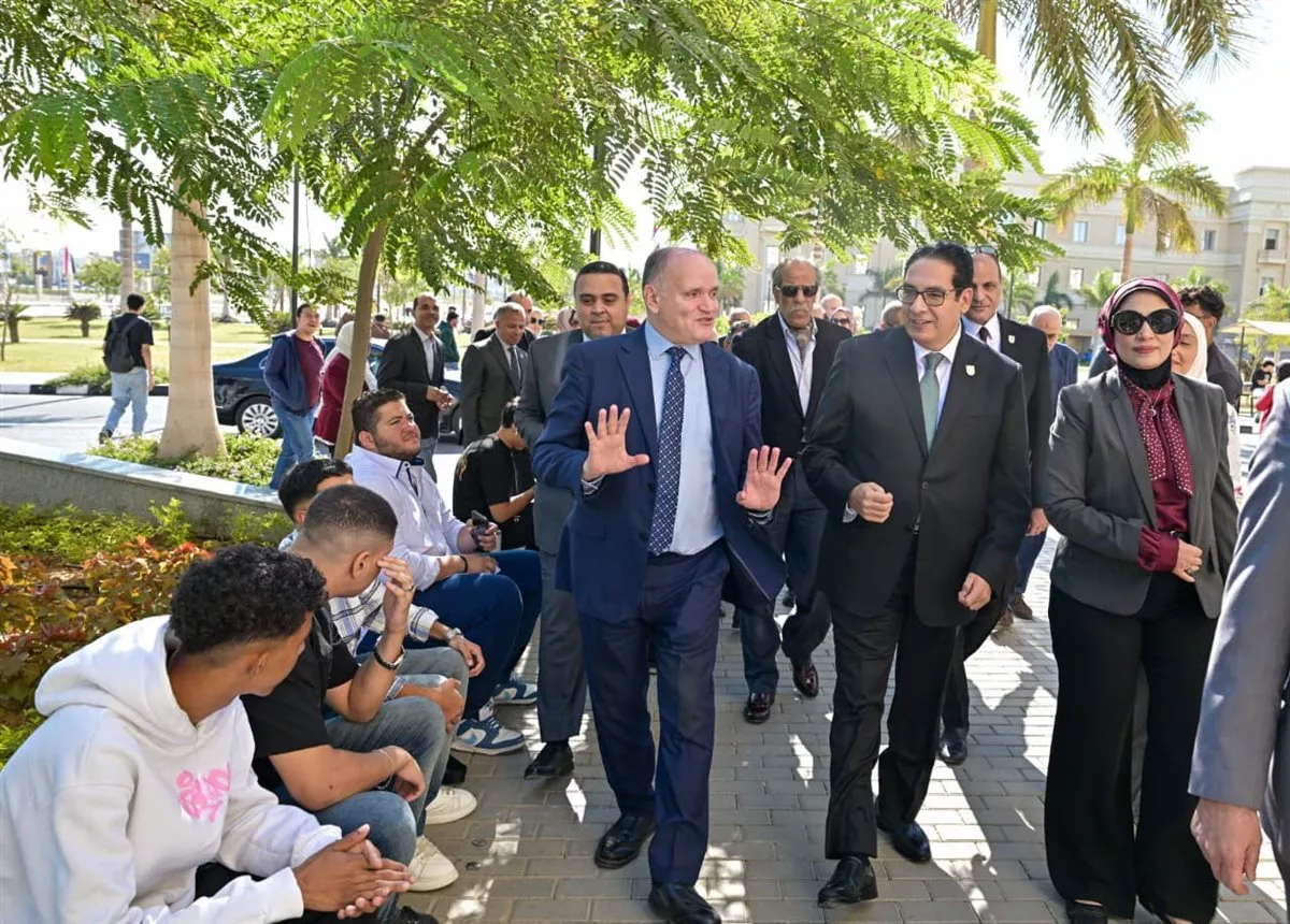 جوائز مالية لأفضل المشروعات الابتكارية، تحرك جديد لدعم إبداعات طلاب جامعة القاهرة الأهلية (صور)