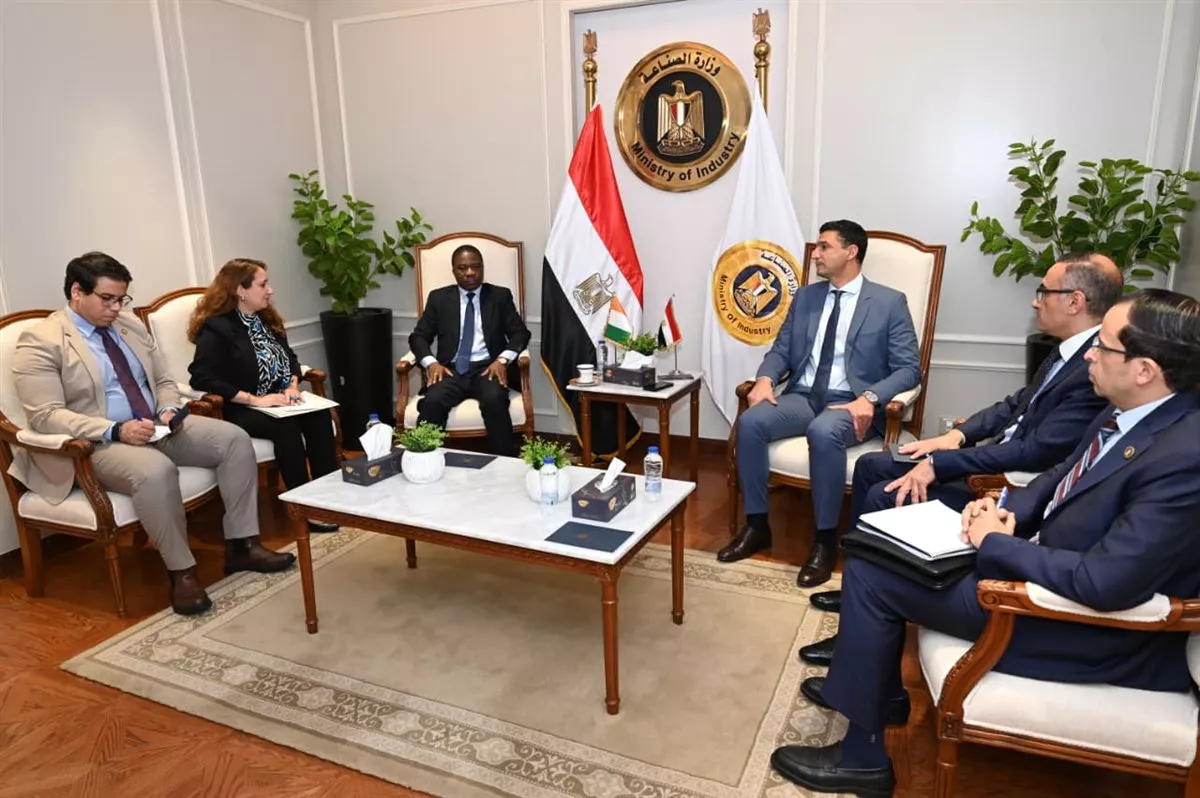  وزير الصناعة يبحث مع سفير كوت ديفوار تعزيز التعاون بين البلدين 
