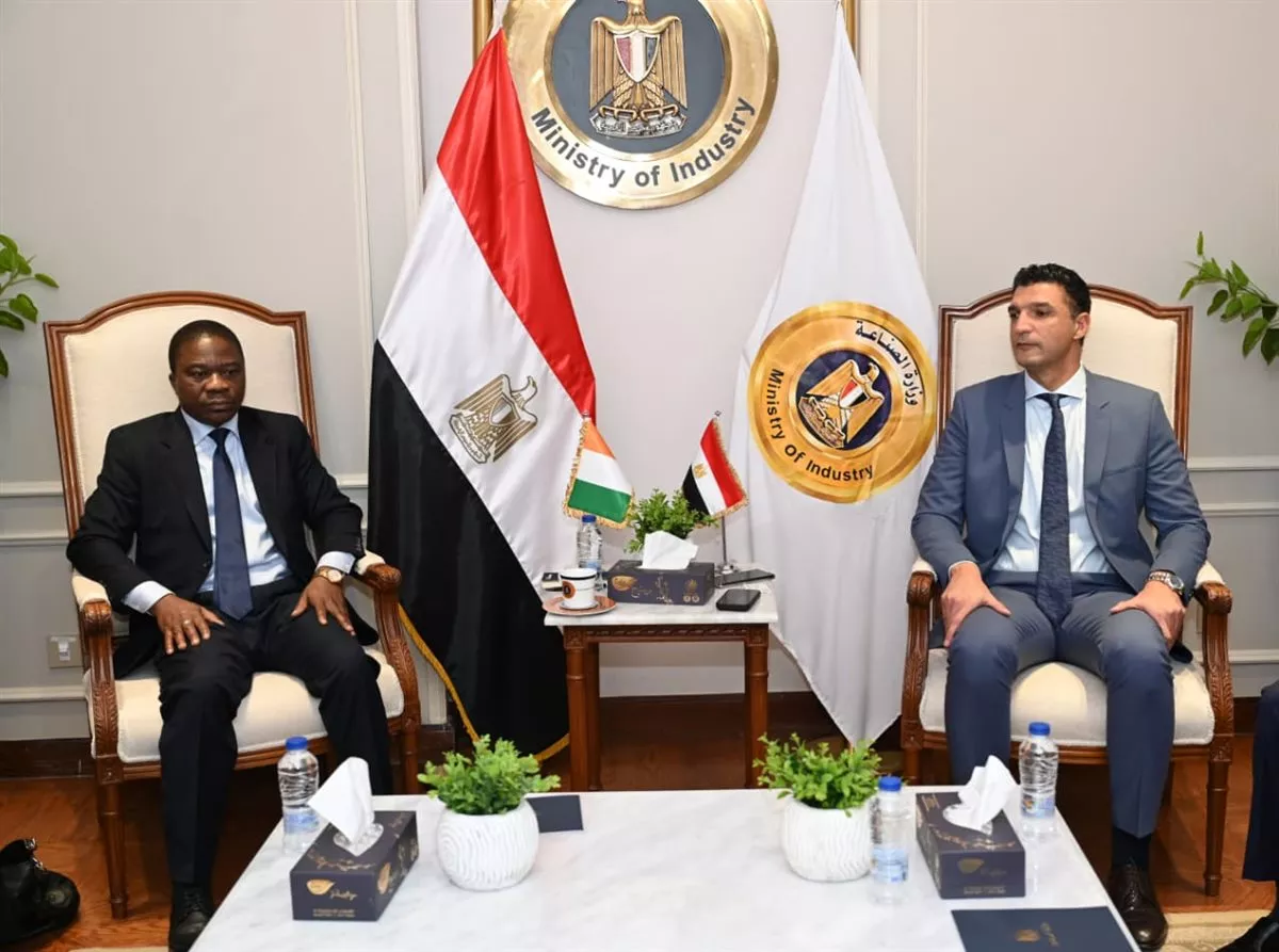  وزير الصناعة يبحث مع سفير كوت ديفوار تعزيز التعاون بين البلدين 
