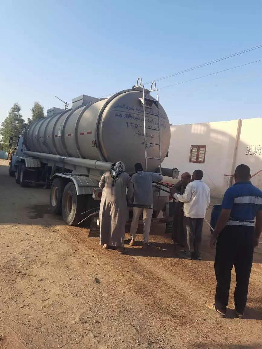تدخل عاجل لحل أزمة انقطاع المياه بقرية جدة في باريس الوادي الجديد