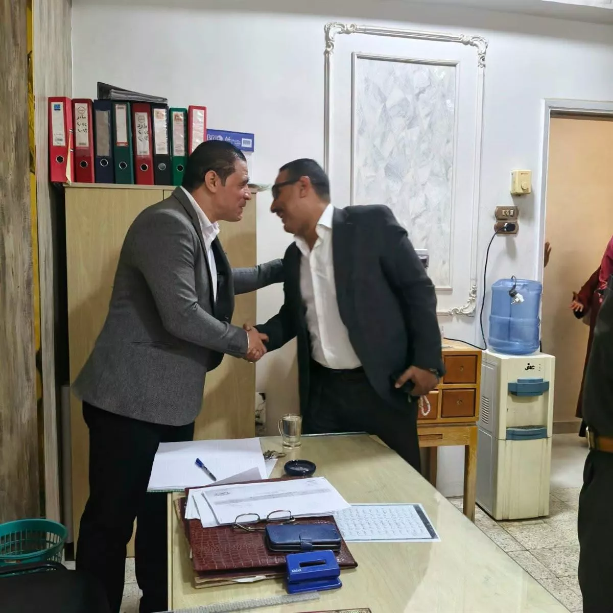 وكيل وزارة الرياضة بقنا يتفقد مركز شباب مدينة العمال ومشروعاته الاستثمارية (صور)