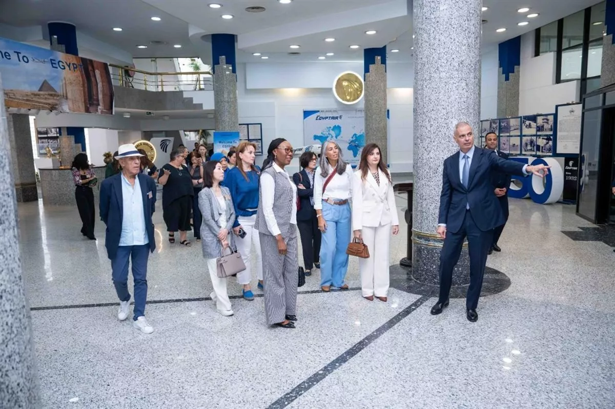 زوجات الدبلوماسيين الأجانب في جولة تفقدية بمصر للطيران ضمن مبادرة «Welcome to Egypt» (صور)