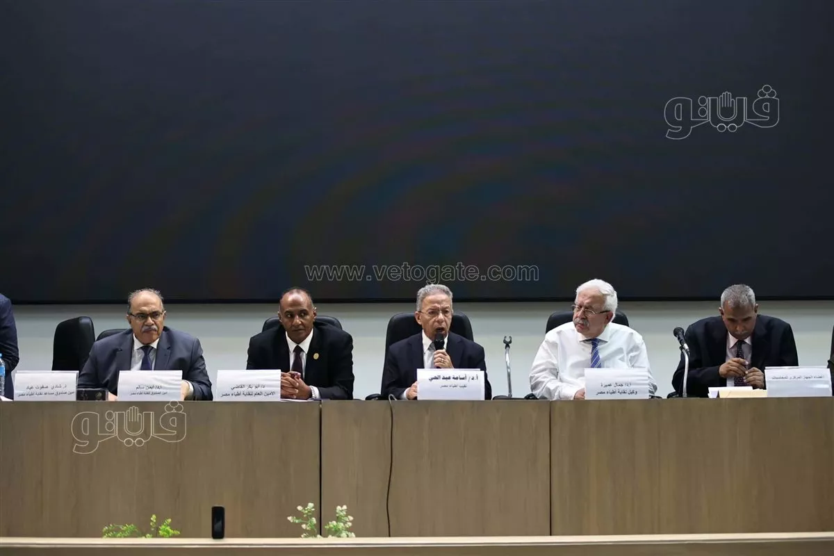 «مين يرضى يكشف عند طبيب متدربش في مستشفى جامعي؟».. منى مينا تعلق على أزمة تدريب طلاب الطب