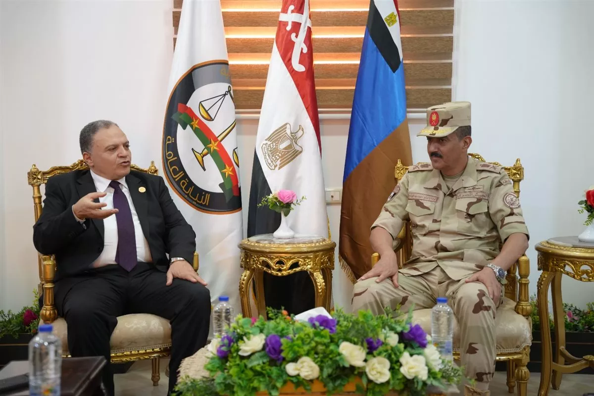 النيابة العامة تخلي ساحة التحفظ على المركبات بمنطقة أرض المعركة بمرسى مطروح