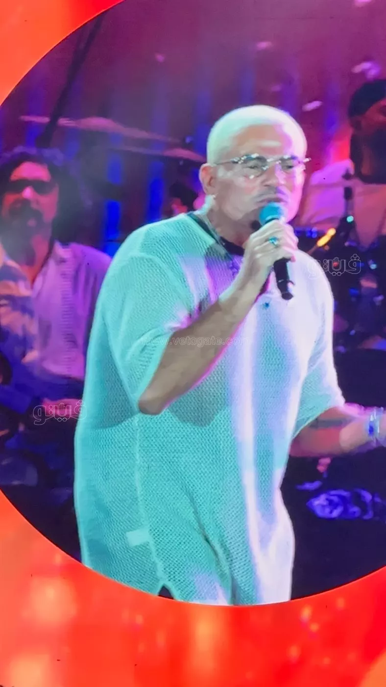 عمرو دياب يهنئ نجيب وسميح ساويرس وعمرو منسي بنجاح مهرجان الجونة (فيديو)