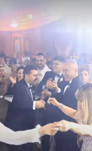الفرحة مش سايعاها، شاهد ماذا فعلت زوجة إبراهيم حسن في حفل زفاف نجلها