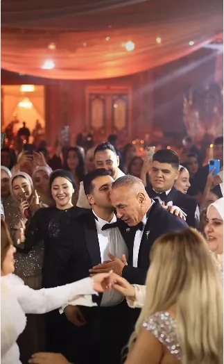 الفرحة مش سايعاها، شاهد ماذا فعلت زوجة إبراهيم حسن في حفل زفاف نجلها