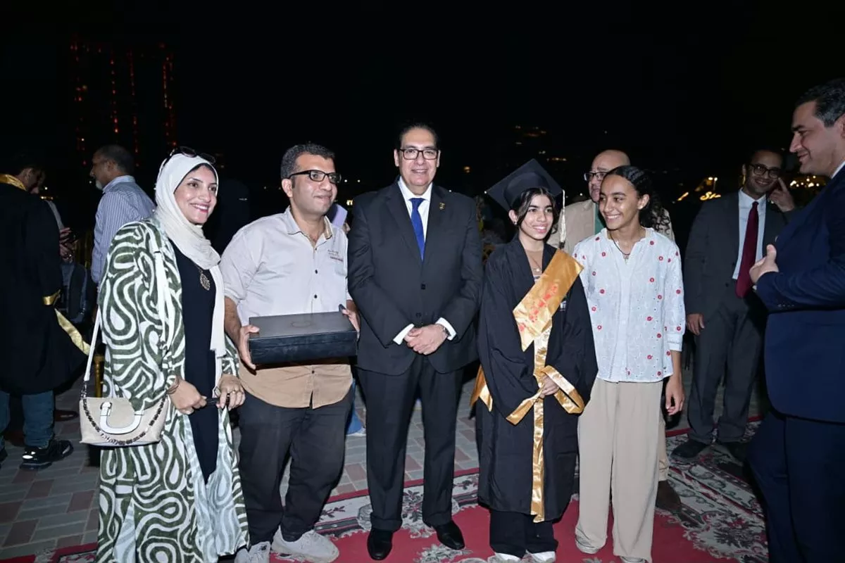 رئيس جامعة القاهرة يفتتح المقر الجديد لنادي أعضاء هيئة التدريس