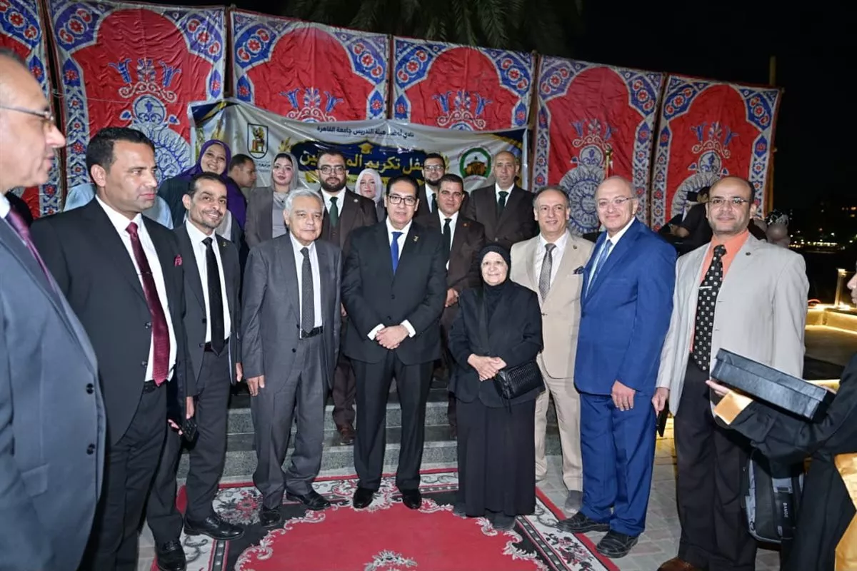 رئيس جامعة القاهرة يفتتح المقر الجديد لنادي أعضاء هيئة التدريس