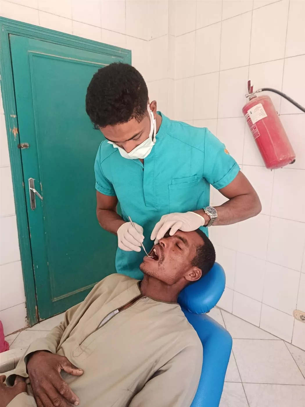 الكشف على 679 مواطنا خلال قافلة طبية بقرية حجازة قبلي في قنا