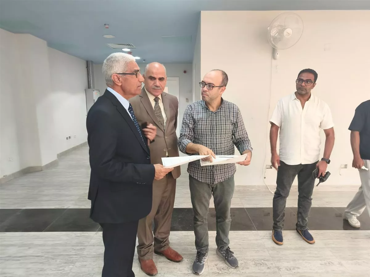 رئيس جنوب الوادي الأهلية ورئيس مجلس الأمناء يتفقدان تجهيزات عيادات الأسنان
