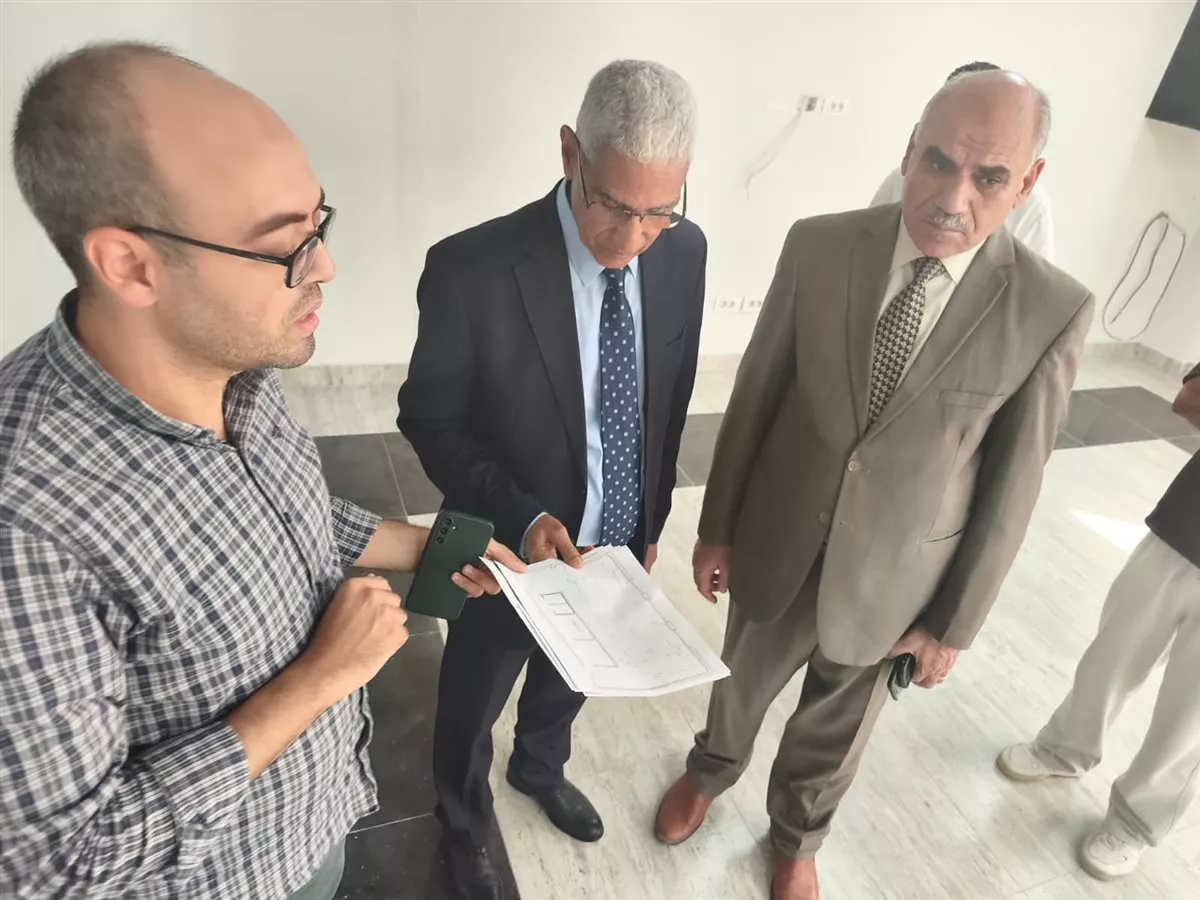 رئيس جنوب الوادي الأهلية ورئيس مجلس الأمناء يتفقدان تجهيزات عيادات الأسنان