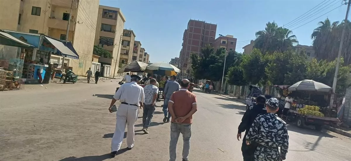 جانب من حملة ازالة الاشغالات بحي ثان الإسماعيلية