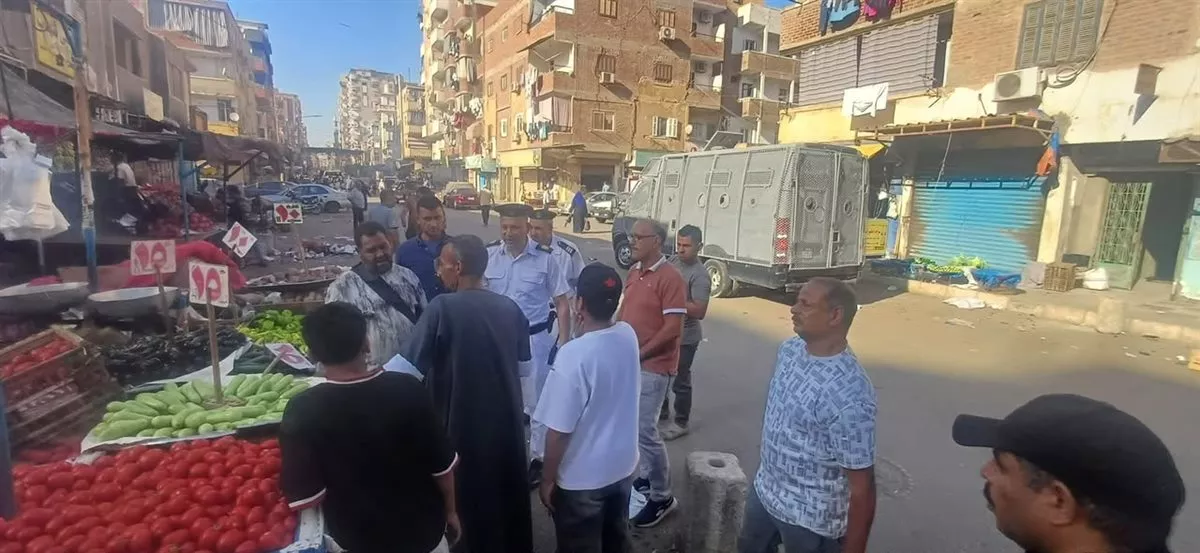 جانب من حملة ازالة الاشغالات بحي ثان الإسماعيلية