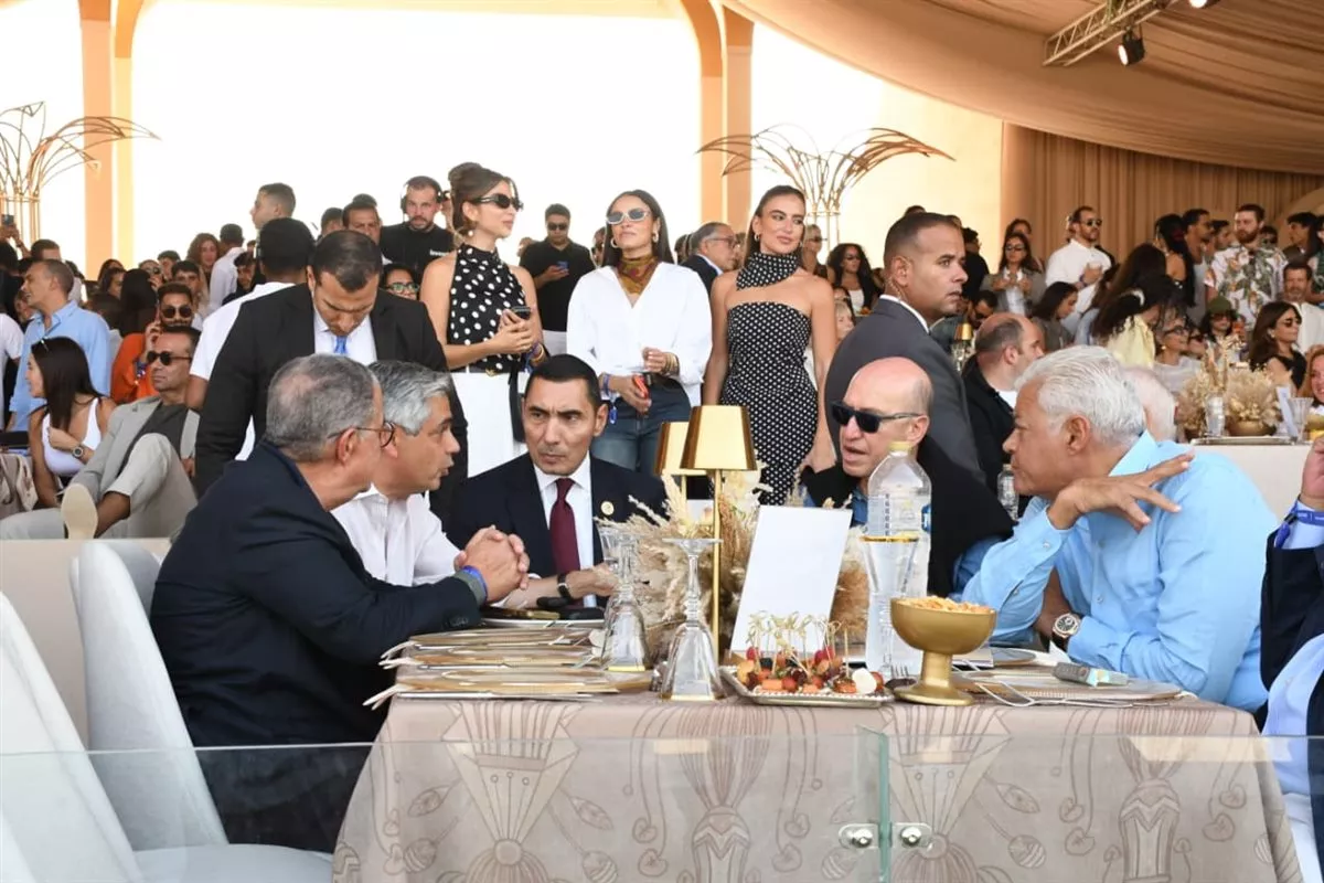 وزير الشباب والرياضة يشهد ختام جولة لونجين العالمية لقفز الحواجز بسفح الأهرامات