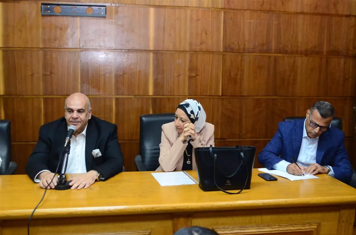 القومي للسموم بقصر العيني يستقبل وفدا لبحث التعاون في مكافحة التسمم بالمبيدات