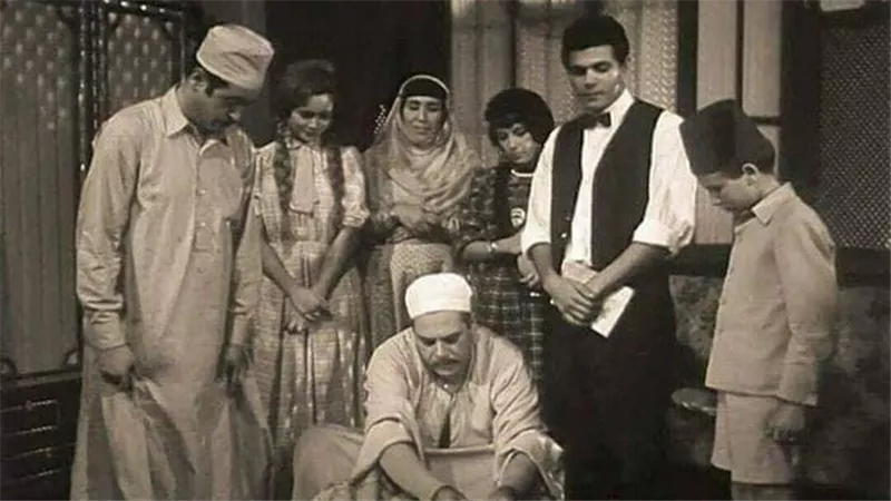 السيد أحمد عبد الجواد وسط ابنائه