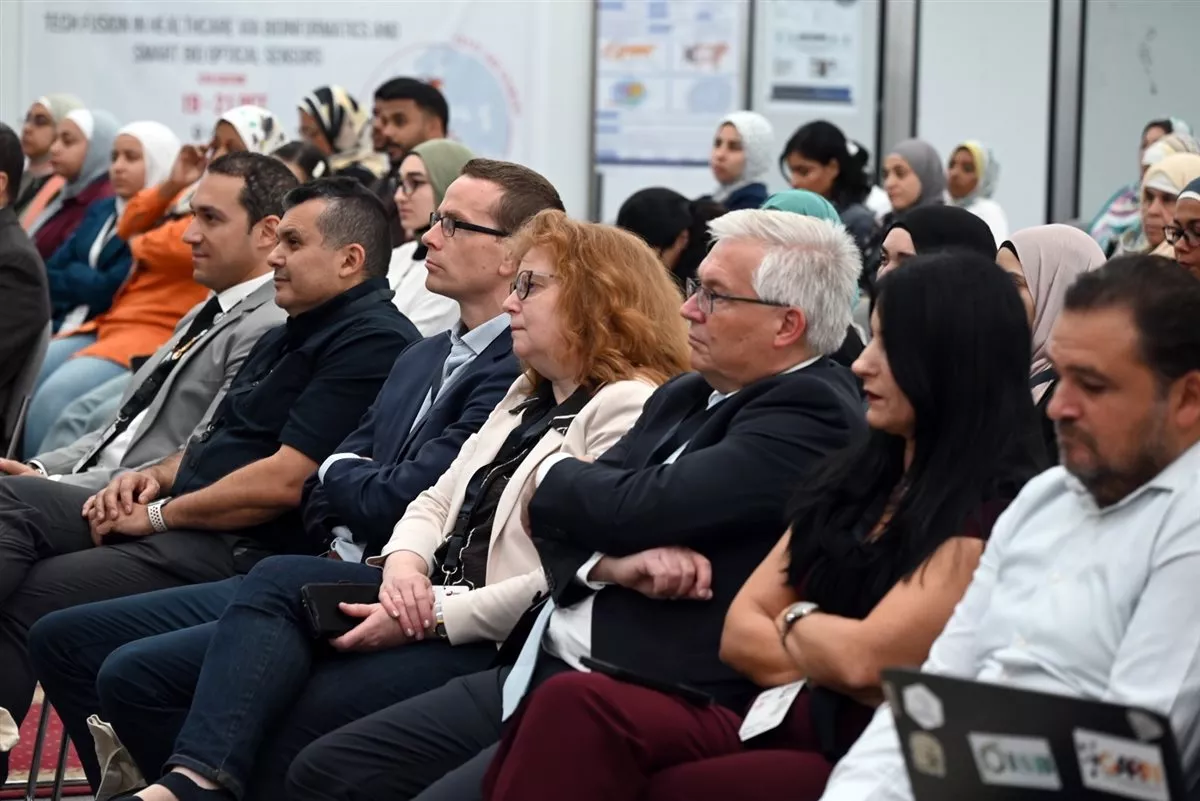الجامعة الألمانية بالقاهرة وروستوك تطلقان الدورة الخامسة من ورشة OSCAR-AI