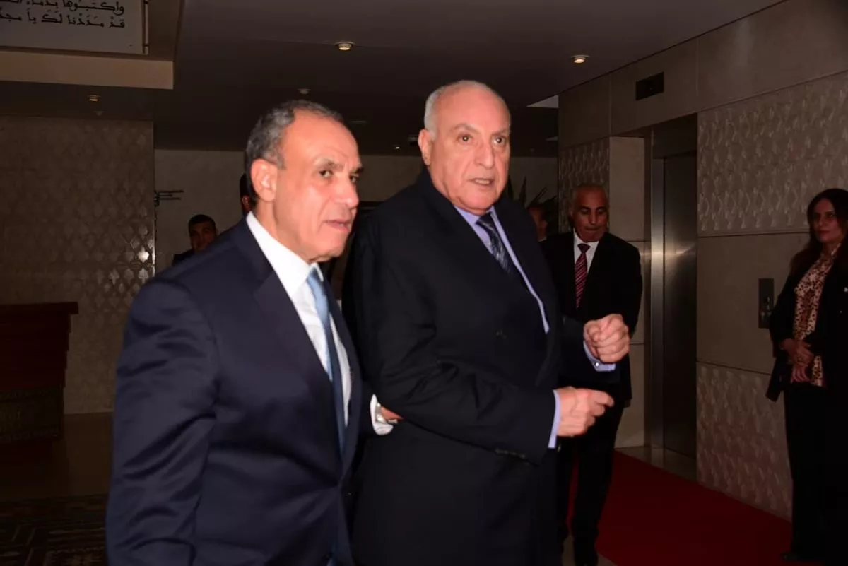 وزير الخارجية يبحث مع نظيره الجزائري دفع التعاون الثنائي والتنسيق إزاء القضايا الإقليمية