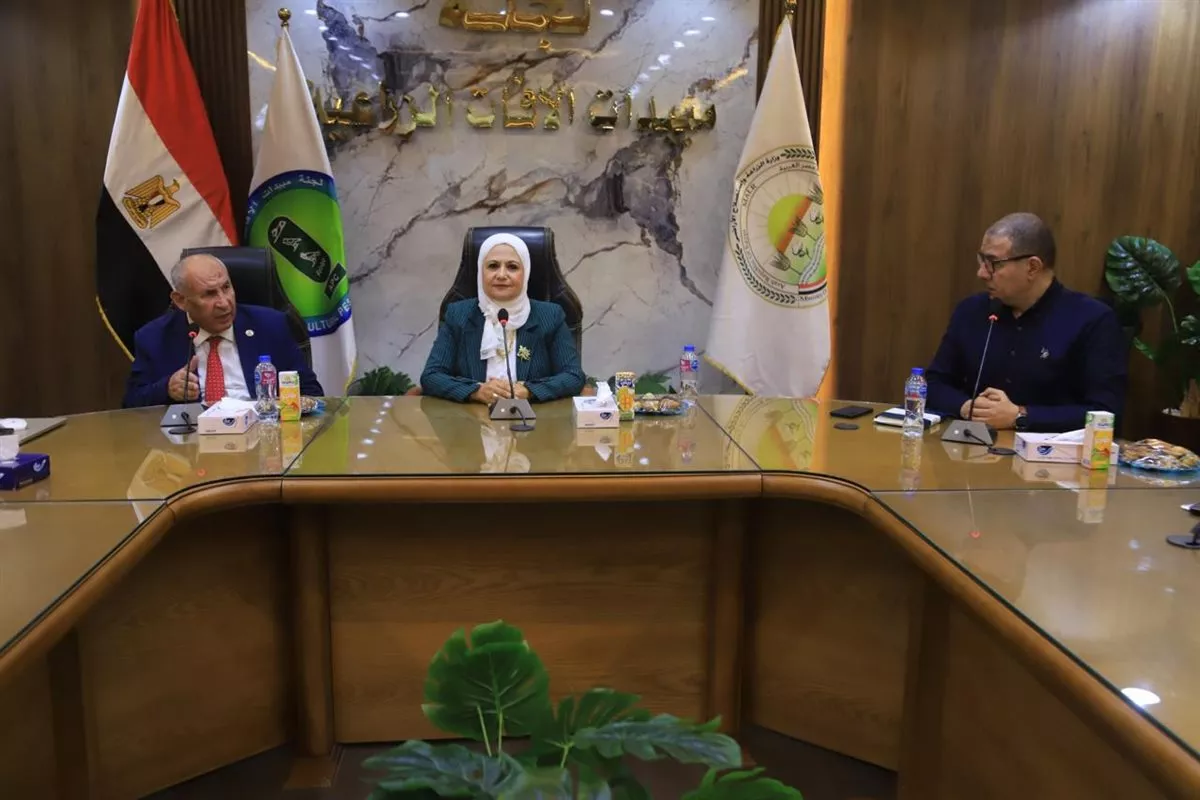 لجنة مبيدات الآفات الزراعية تبحث مع منظمتي «كروب لايف» تطوير منظومة تداول المبيدات