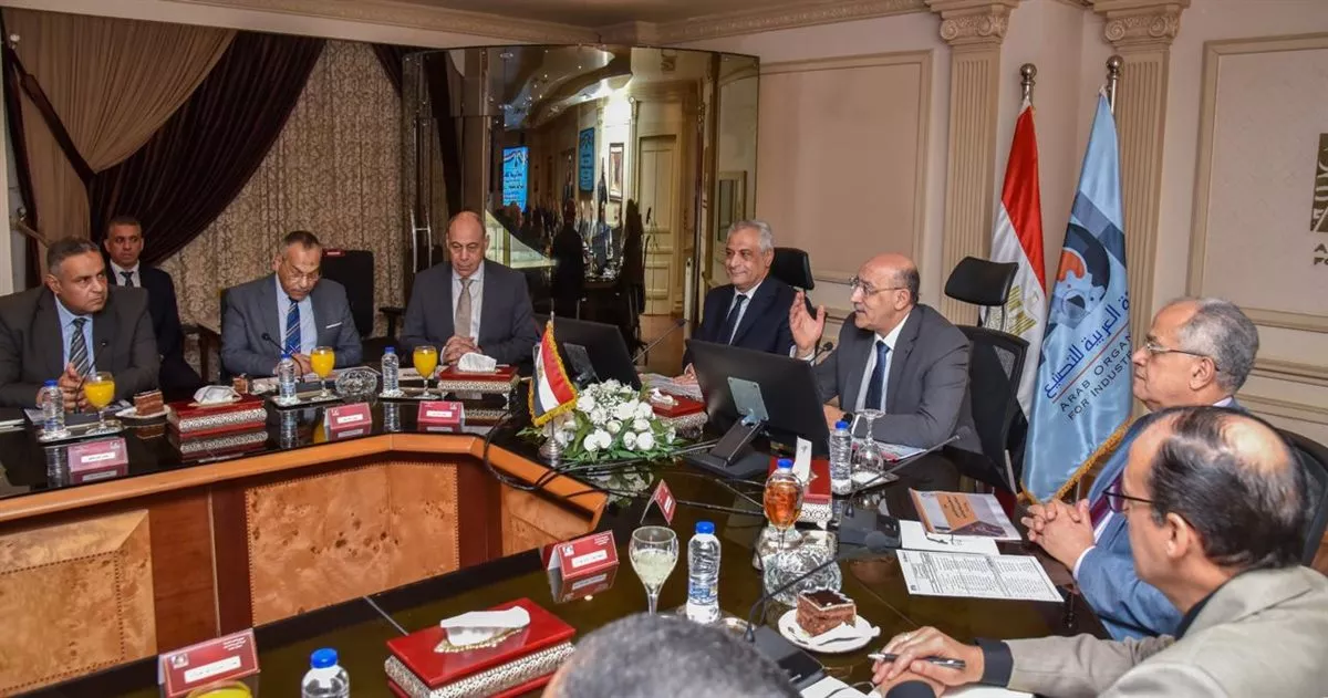 رئيس العربية للتصنيع ووزير الإنتاج الحربي يبحثان آليات تنفيذ التكامل الصناعي