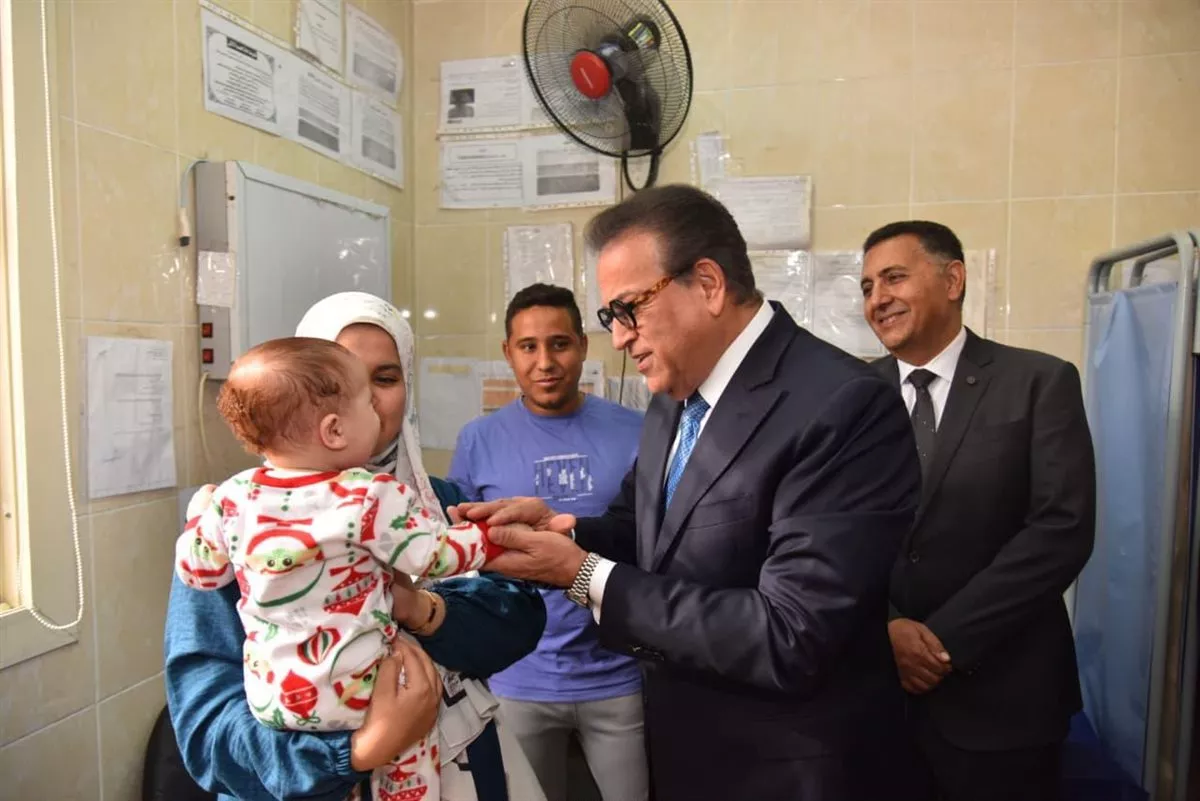 وزير الصحة ومحافظ القليوبية يطلقان الحملة القومية للتطعيم ضد الحصبة والحصبة الألمانية من مدرسة بالعبور