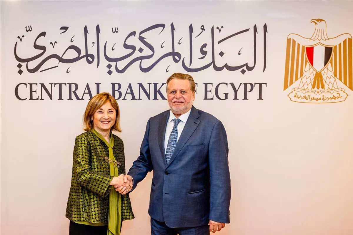 محافظ البنك المركزي يبحث مع نائب رئيس بنك الاستثمار الأوروبي خطط الشراكة المستقبلية