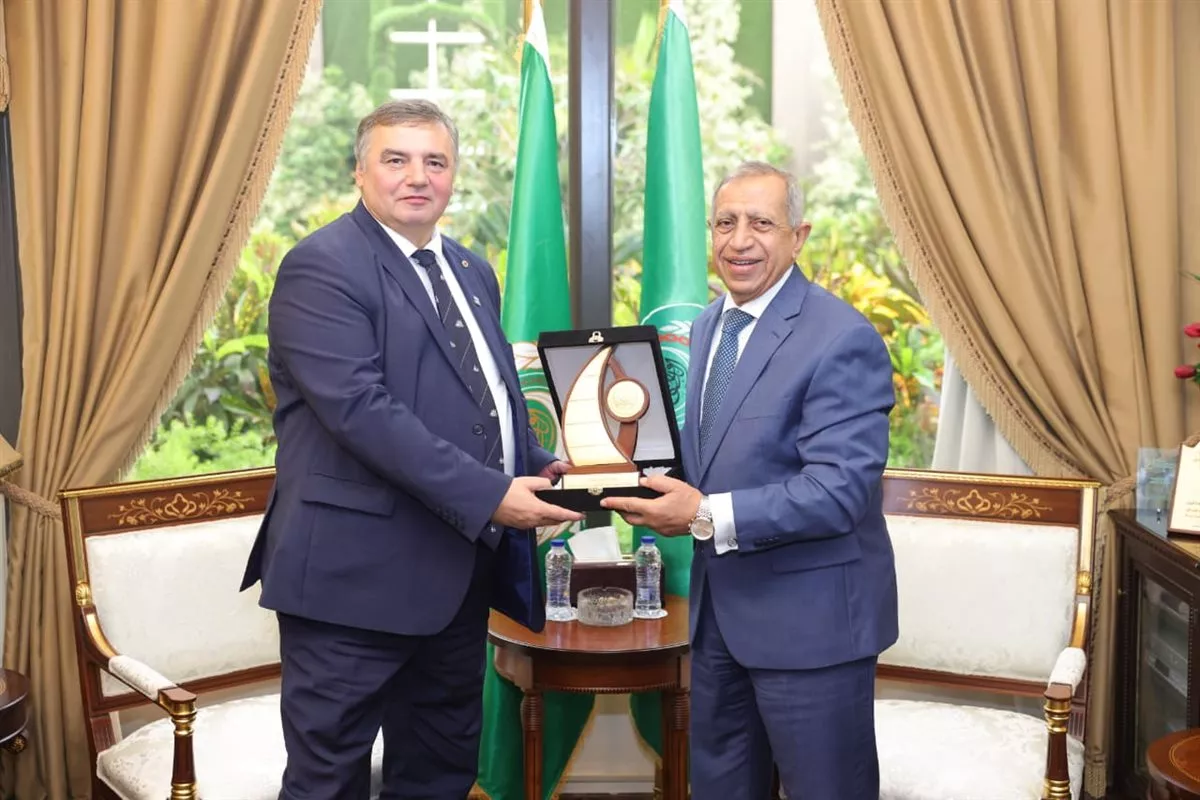 الأكاديمية العربية توقع اتفاقية تعاون أكاديمي مع جامعة غدينيا البحرية في بولندا
